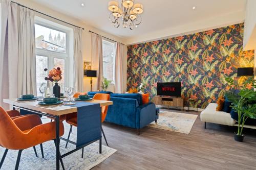 Outdoor Terrace - Luxurious City Centre Apartment