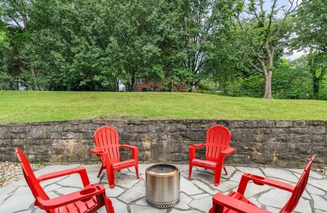 Outdoors Space with Nash Access!