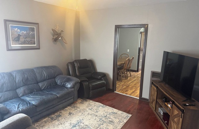 Outdoorsman’s getaway with excellent hunting and fishing nearby