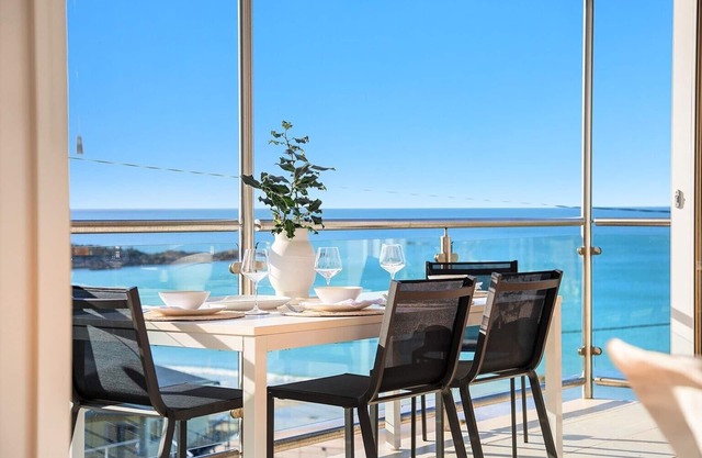 OUTSTANDING! WHITE HOUSE TASMANIA, BOAT HARBOUR BEACHnOFF SEASON SPECIALS!
