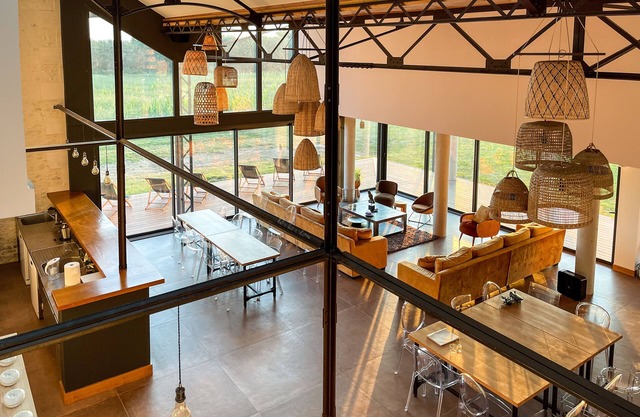 OUTSTANDING GITE - 500 m2 - 12 BEDROOMS - SLEEPS 27