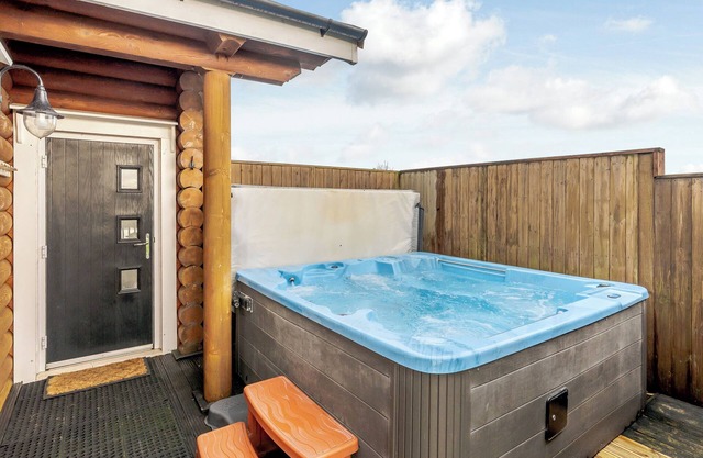 Outstanding, spacious and contemporary two storey lodge.