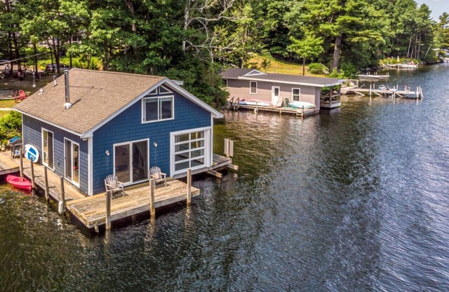 Overwater Bliss | 4 mins to Mt Sunapee | Private Dock | Paddleboard