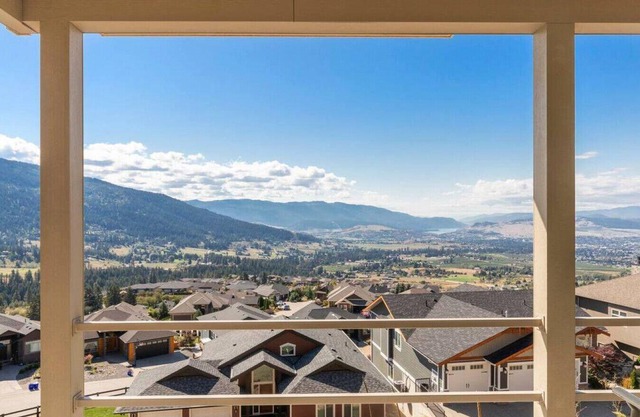 OWAV- Whole Home · Stunning 5 bed house on Silver Star mountain
