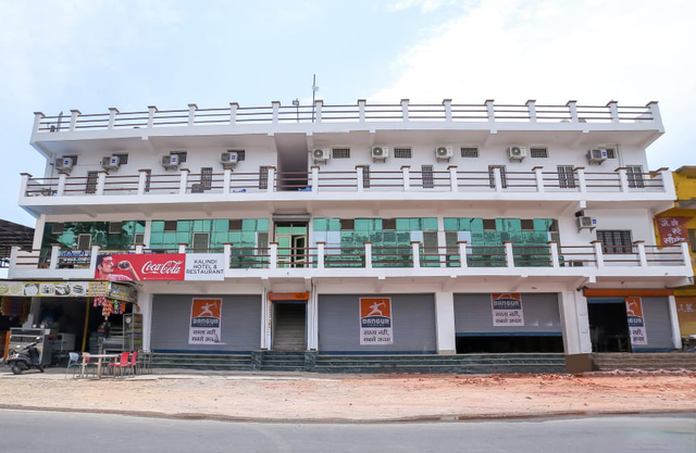 OYO 12155 Hotel Awdesh Inn