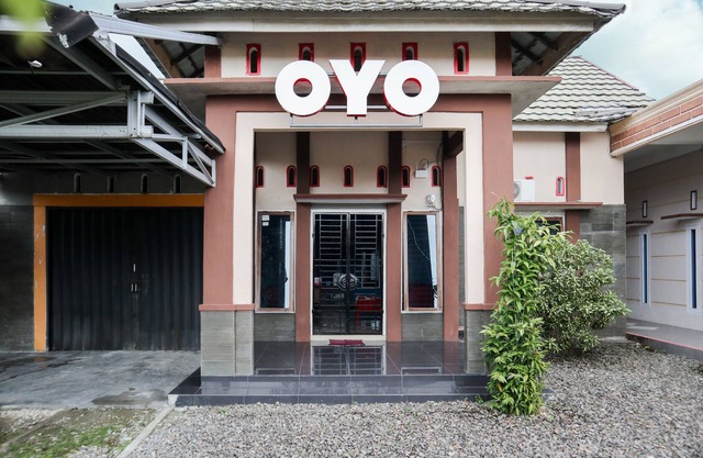 OYO 2202 Delima Guest House Syariah
