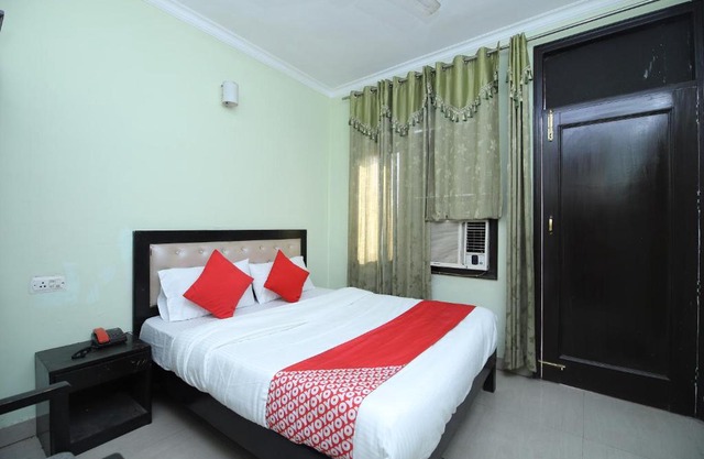 OYO 41059 Hotel Satkar