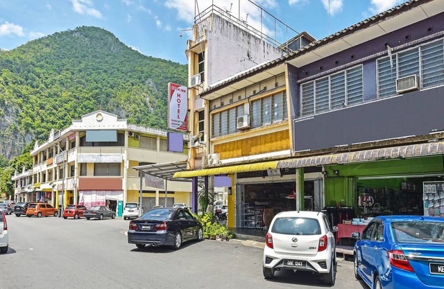 OYO 90734 Tata Inn Hotel