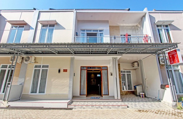 OYO 92879 Imperial Inn