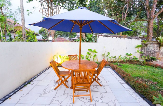 OYO 93136 Hotel Santo Djaya 2