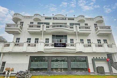 OYO Flagship Hotel Tri Palace