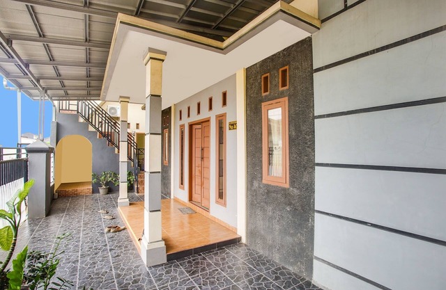 OYO Life 3005 Kost Rumaisha Syariah