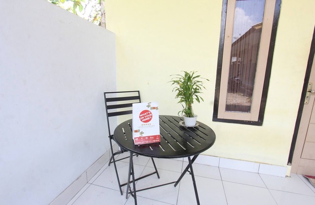 OYO Life 93260 Bale Kosan