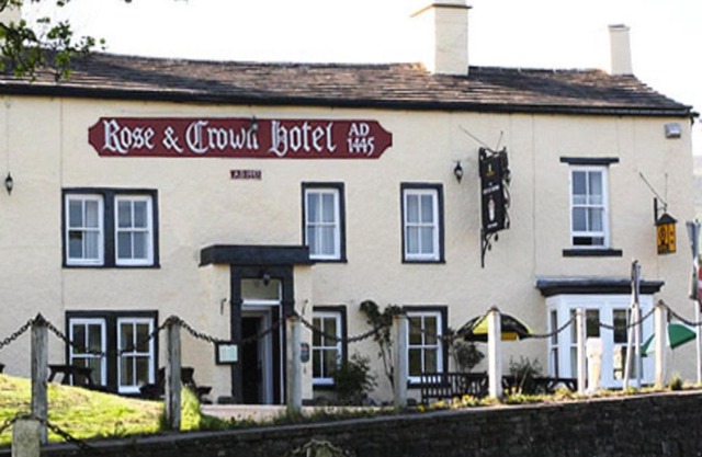 OYO Rose & Crown Hotel