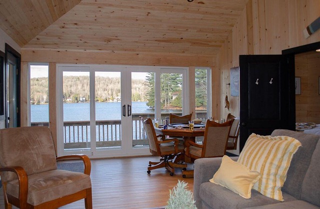 Oz Landing - Affordable Pet-Friendly Cottage w/Great Swimming