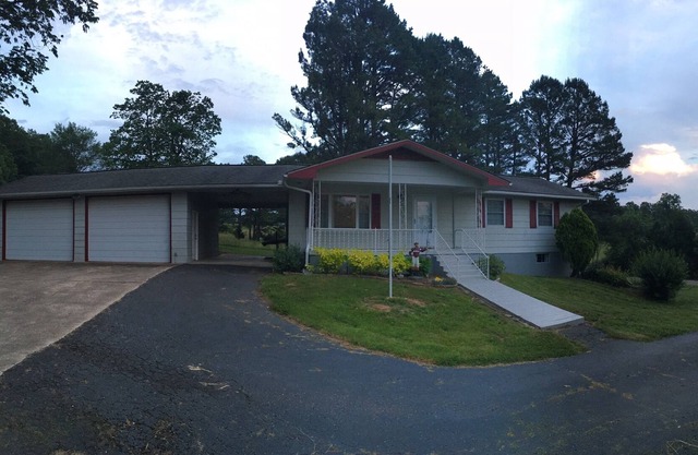 Ozark River Retreat; Eminence, Mo. Near The Jacks Fork River