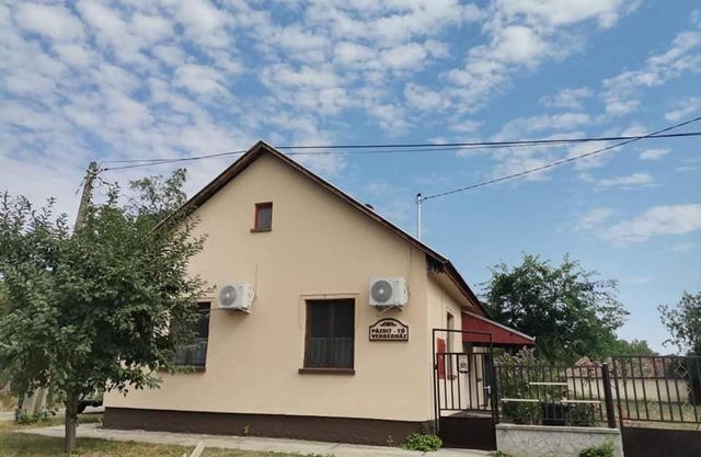 Pázsit-tó Vendégház