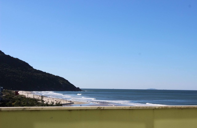 PENTHOUSE APARTMENT WITH SEA VIEW AND FEET IN THE SAND, excellent location, prime area