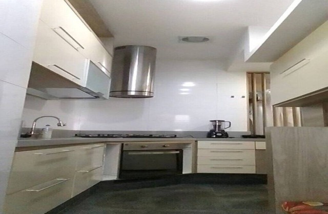 Praia. Espaço privado, cercado de natureza e com variadas opções de lazer.