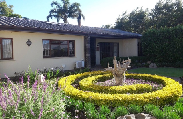 Paarl - The Labyrinth - Sleeps 8 (+ 2)