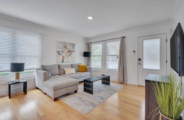 Pack and Play - King Bed - Remote Workplace