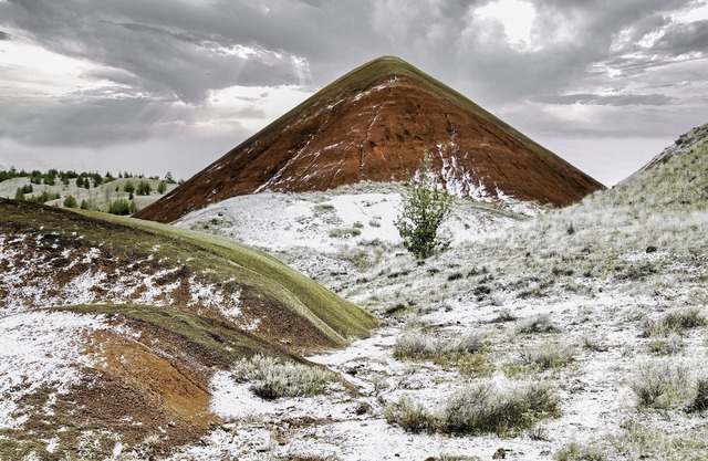 Painted Hills Vacation - Beautiful Oasis in High Desert of Eastern Oregon