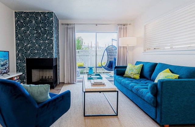 𝐏𝐚𝐢𝐱 𝐁𝐥𝐞𝐮 𝐓𝐨𝐨 Coastal Condo| Pool |Pets