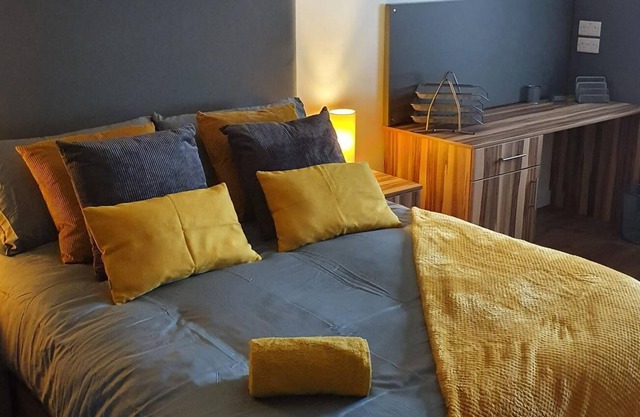 Palace Studio Classic self-contained studio