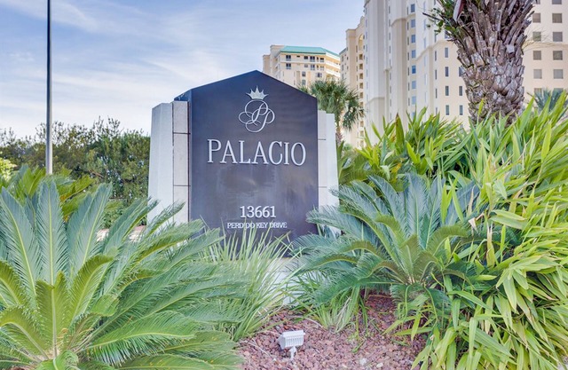 Palacio Condominiums