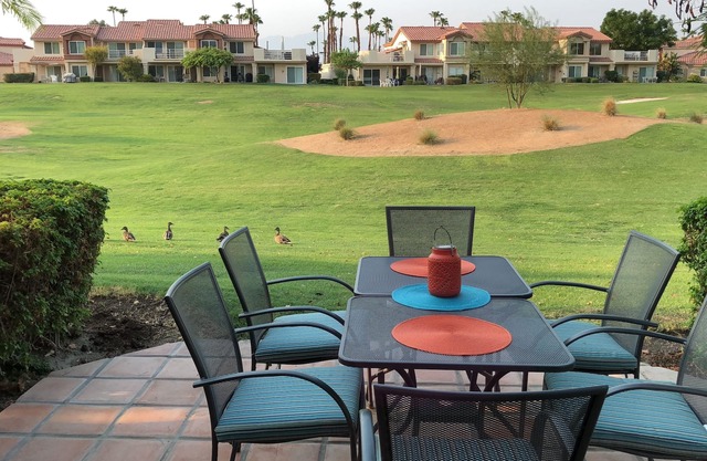 Palm Royale CC - Golfer's Paradise!