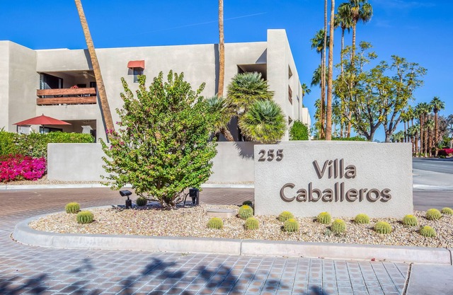 Palm Springs LifeStyle!