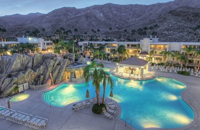 Palm Springs Palm Canyon Resorts, California - Studio Sleeps 4