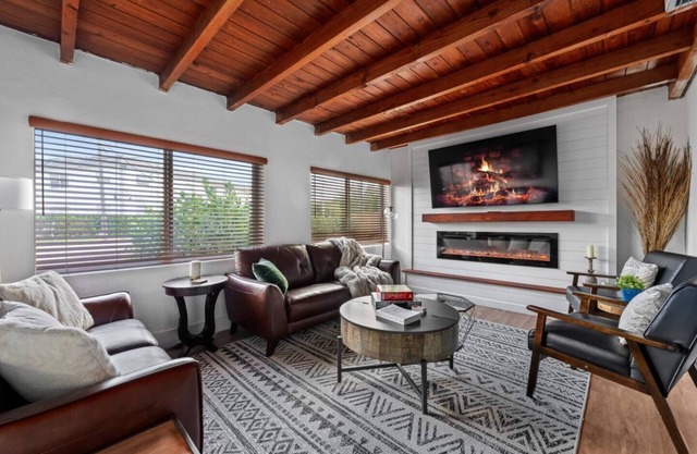 Palm Vista House – Your South Florida Work Hard Play Hard Retreat!