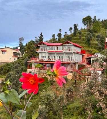 Panorama Villa homestay at Hartola, Mukteshwar by Kusumith Retreats