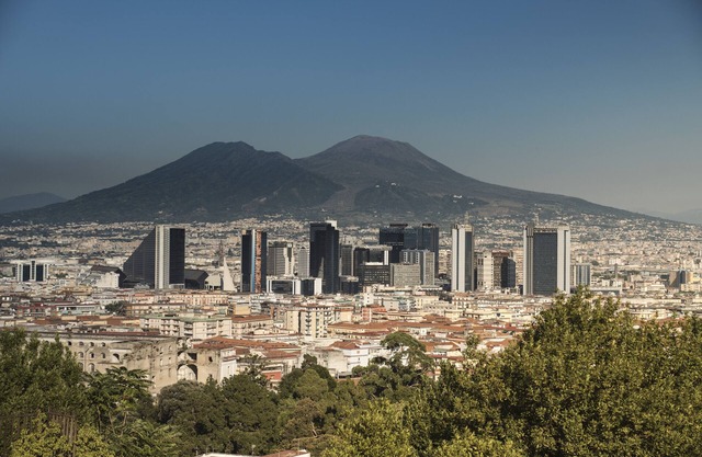 Panoramic apartment with large roof terrace in Naples, view of harbor, Vesuvius