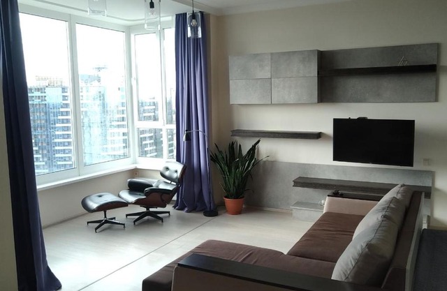 Panoramic Downtown Views