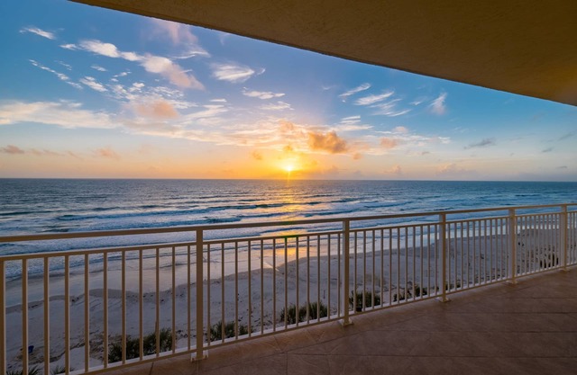 Panoramic Oceanfront Condo 3 Bed/3 Bath