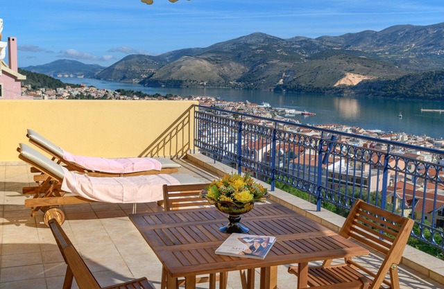 Panoramic Sea Views. Private terrace. Walking distance to center and beaches.