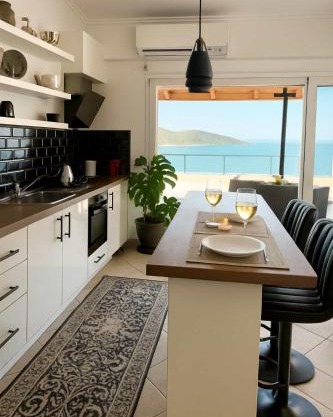 Panoramic Seaview Blue Nest - Stylish Getaway