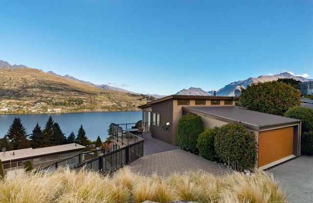 Panoramic View (Lake Views)