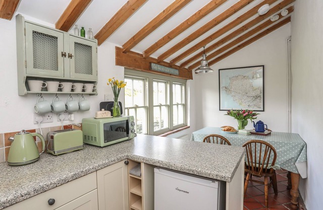 PANT Y CRINTACH, pet friendly, with open fire in Carreglefn