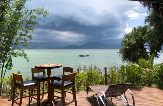 Paraíso Frente ao Mar Sul da Ilha