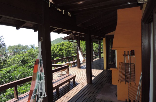 Paradise at Silveira Beach. House for 8/10 people with beautiful view w /the sea.