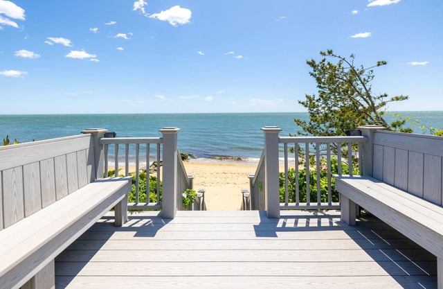 Paradise Awaits you! Sleeping 14, this oceanfront complex is perfect!