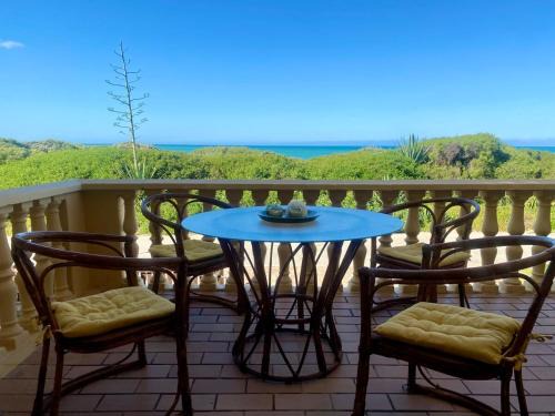 Paradise Beach, Main Beachfront!