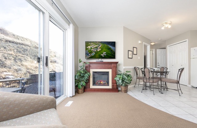 Paradise Canyon Golf Resort - Luxury Condo M403