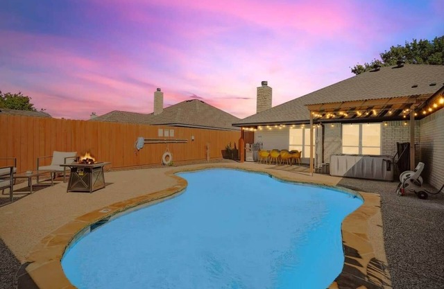 Paradise, Modern Home, Pool & Hot Tub