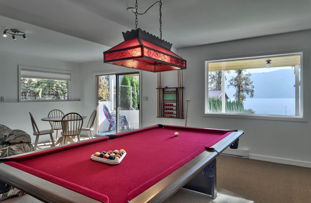 Paradise Point - Shuswap lakefront vacation home