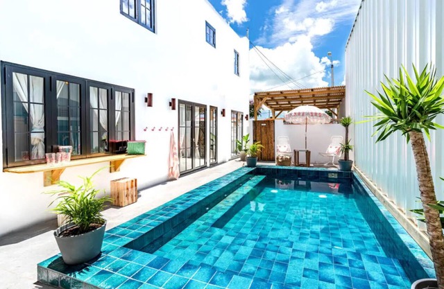 Paradise Pool & Grill /Luxury Beach Residence