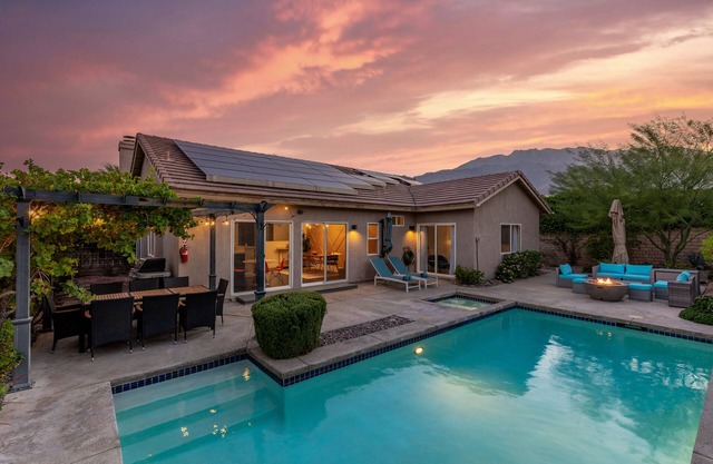Paradise Springs, 4br Pool&Spa 5min to Downtown PS